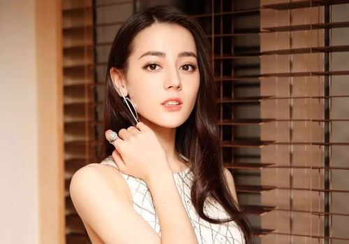 迪丽热巴的撕拉片美出圈